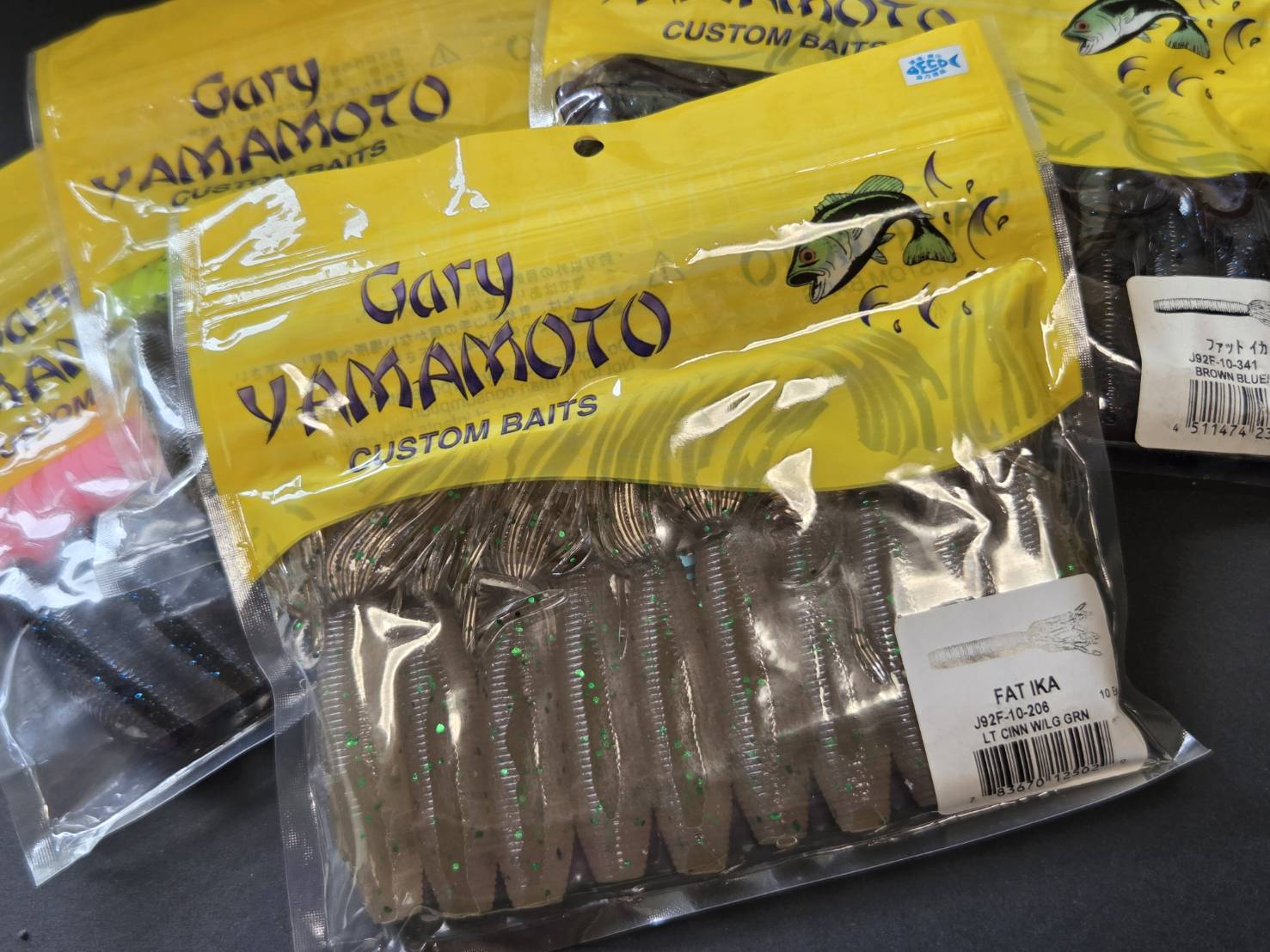 ゲーリーヤマモト ファットイカ Gary Yamamoto Custom Baits 黄色パッケージ 複数カラー並べた全体像